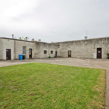 The Old Mount Gambier Gaol Hotel Exterior photo