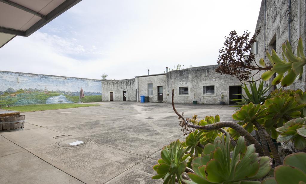 The Old Mount Gambier Gaol Hotel Exterior photo