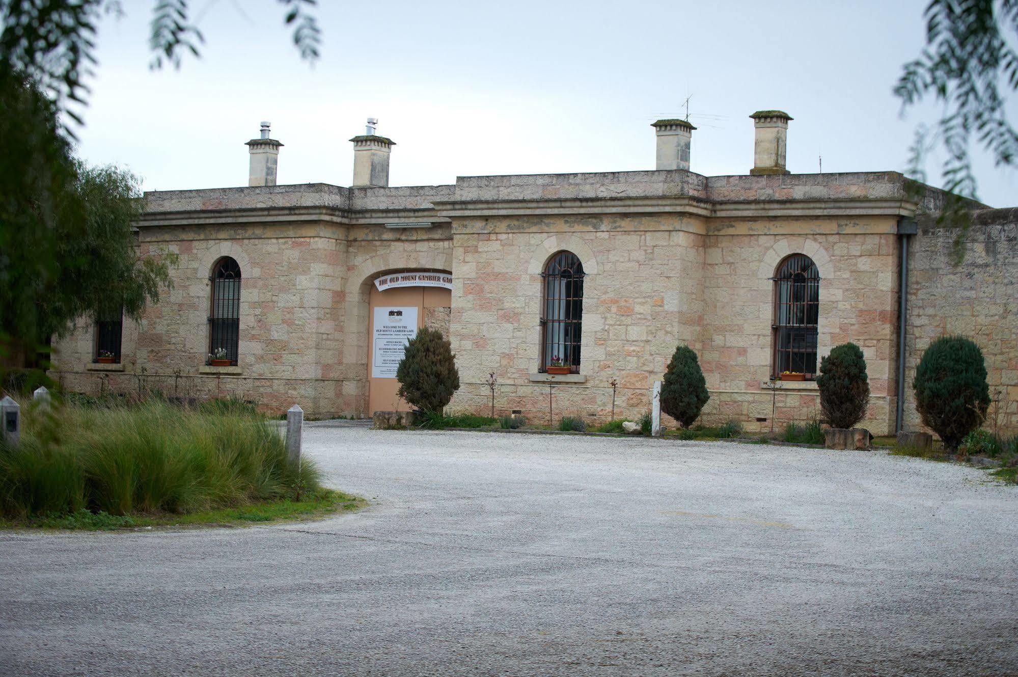 The Old Mount Gambier Gaol Hotel Exterior photo